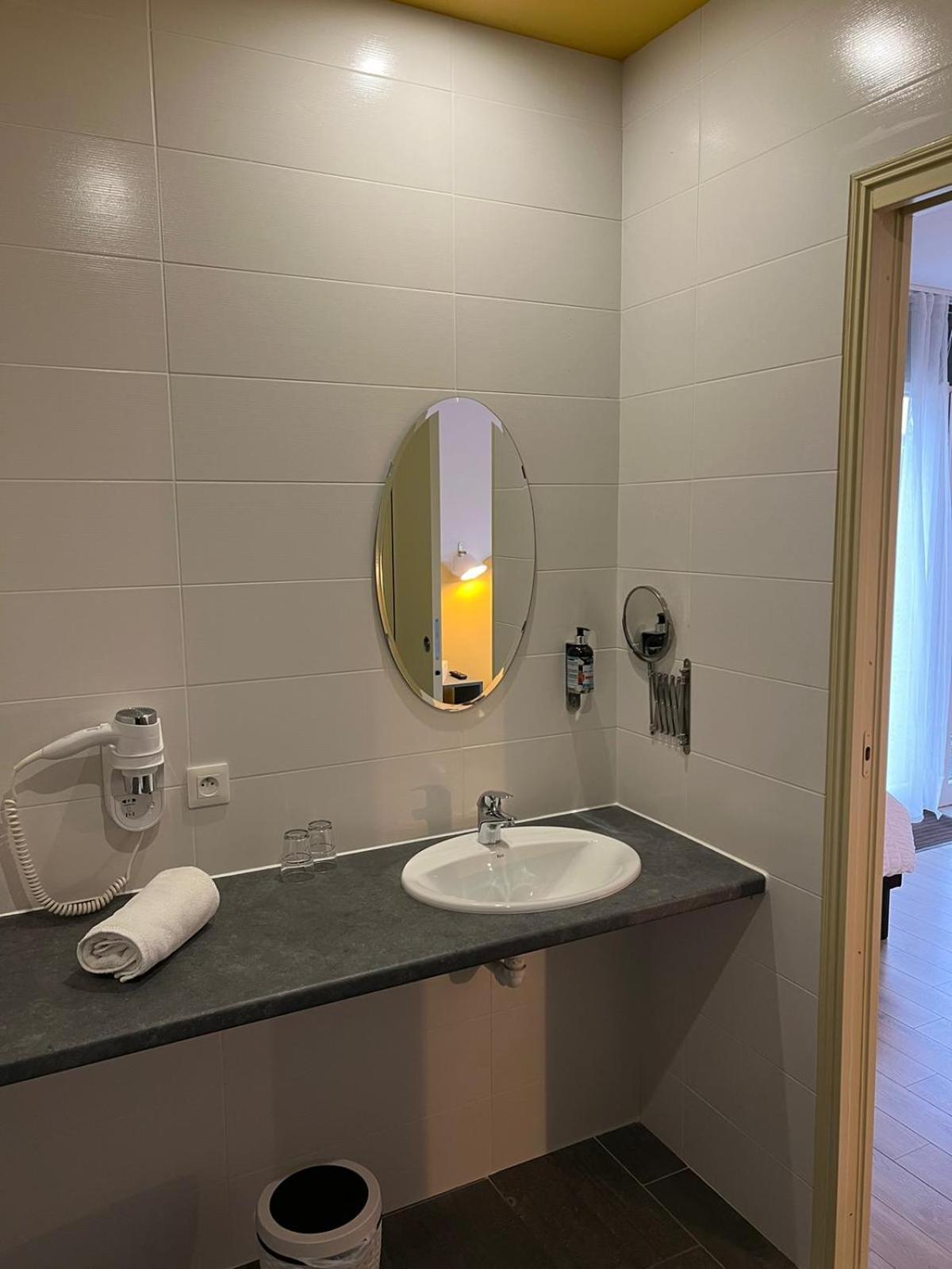 Hotel Les Voisins Beaucemaine Ploufragan Εξωτερικό φωτογραφία